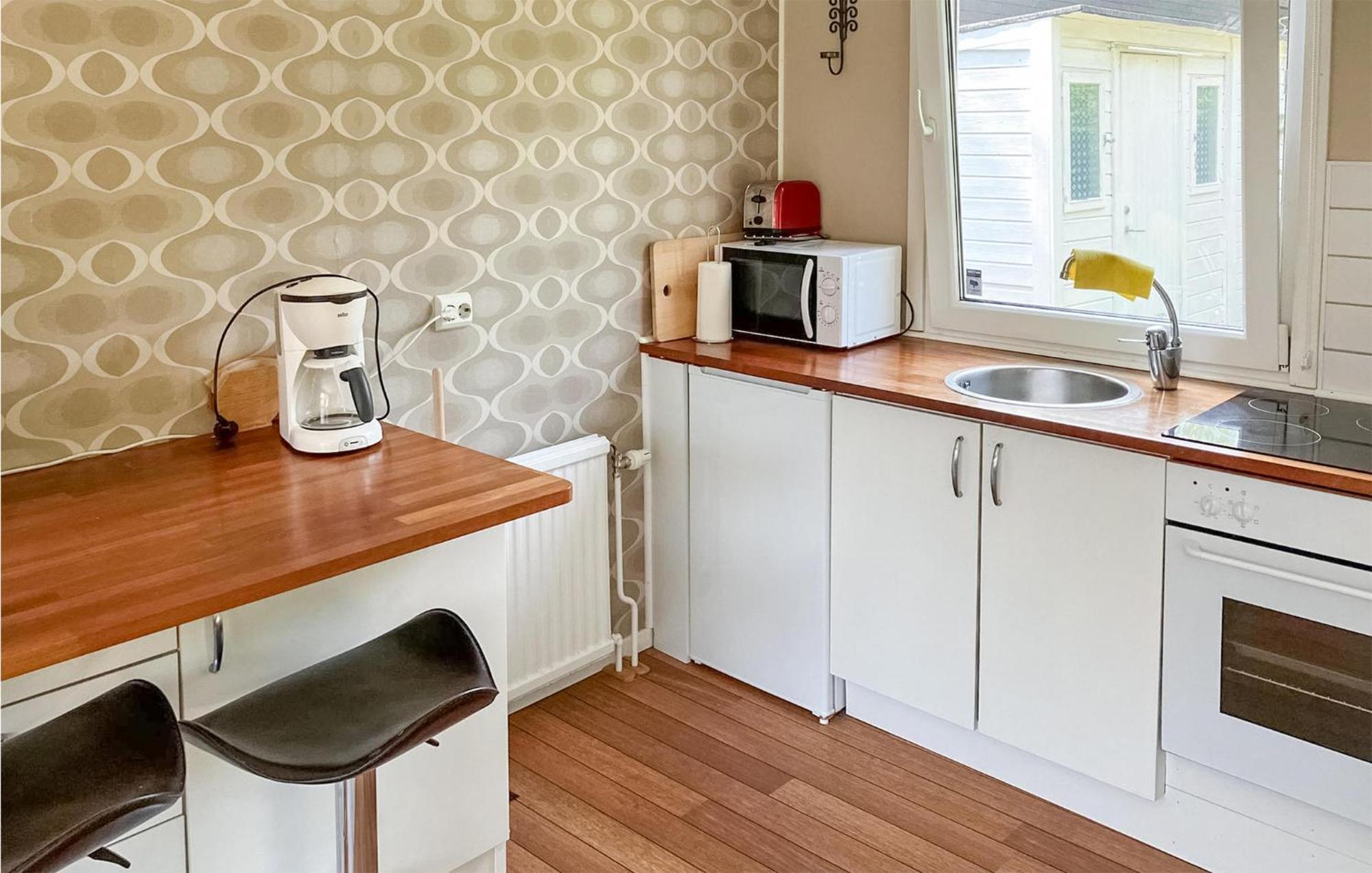 1 Bedroom Amazing Home In Hoellviken Exterior photo